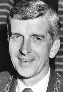 502632 Portret van mr. A.L.W.J. Panis, geboren te Berkel-Enschot, 16-8-1932. Burgemeester van Maartensdijk van 1973 tot ...